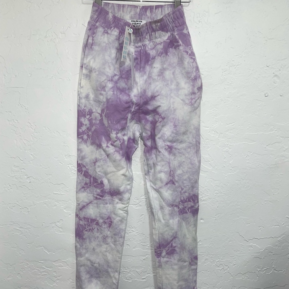 Frankie’s bikinis sweatpants